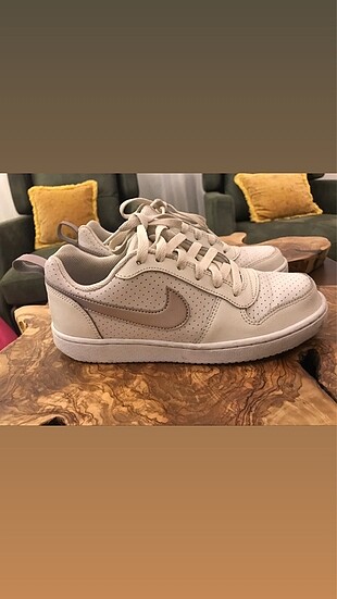 Nike court