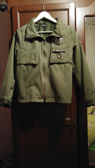 yeşil ceket modaya uygun
