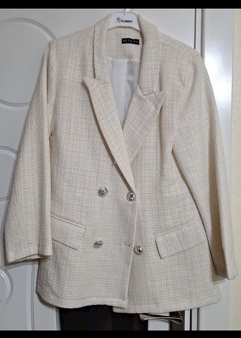 Düğmeli Beyaz tüvit Kadın Blazer Ceket