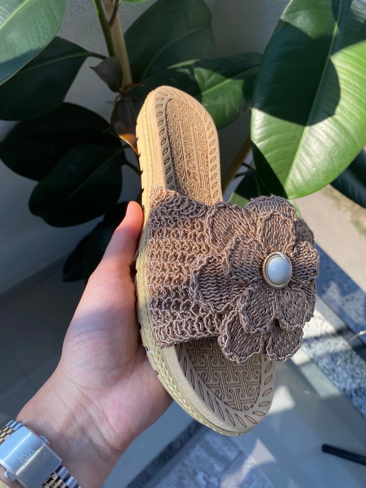 Kadın Kahverengi Çiçekli Örgü Dolgu Topuk Terlik - Görsel 3