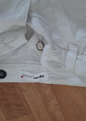 Düğmeli Beyaz Hamile Mini Şort - Görsel 3