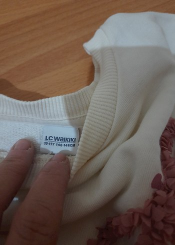 Beyaz Kız Çocuk Baskılı Tişört lcw marka az kullanıldı - Görsel 2