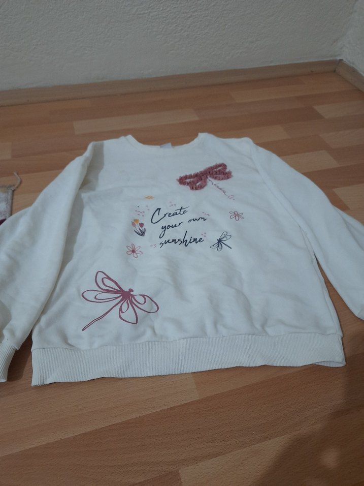 Beyaz Kız Çocuk Baskılı Tişört lcw marka az kullanıldı - Görsel 3