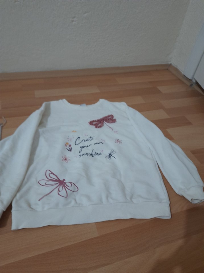 Beyaz Kız Çocuk Baskılı Tişört lcw marka az kullanıldı - Görsel 4