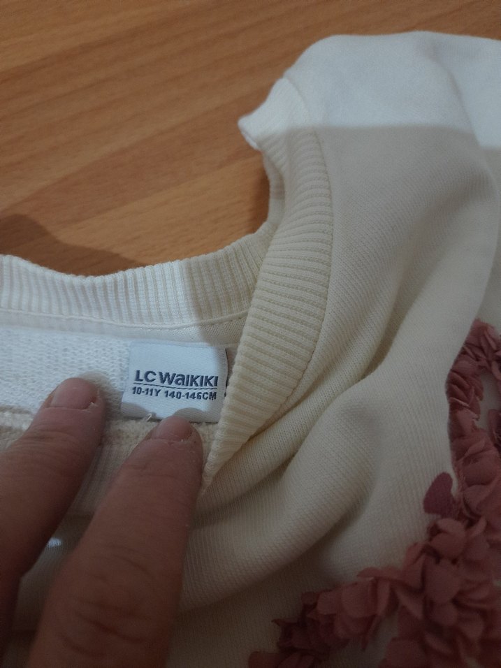 Beyaz Kız Çocuk Baskılı Tişört lcw marka az kullanıldı - Görsel 2