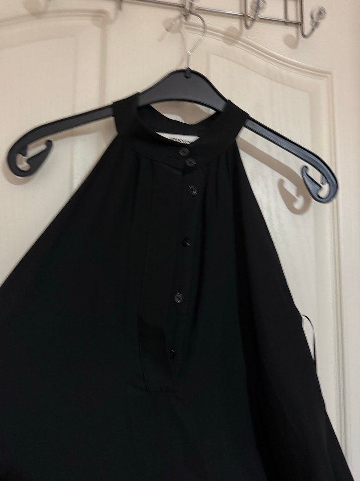 Siyah kolsuz elbise - Görsel 2