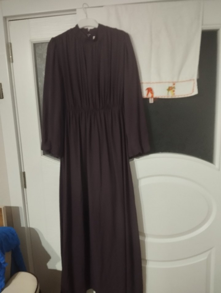 Uzun Kollu Siyah Piliseli Uzun Elbise - Görsel 4