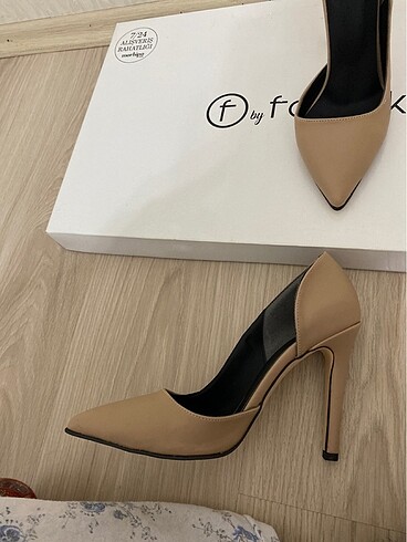 37 Beden 1 kere giyilmemiş stiletto