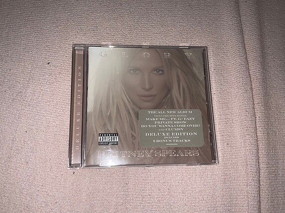 Britney Spears - Glory (İtalya Edisyonu)
