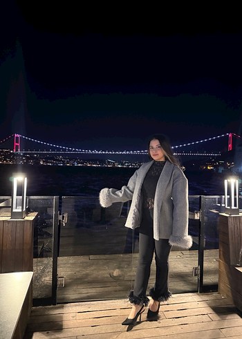 gri kemerli kaban - Görsel 2