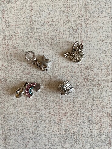 4lü pandora charm