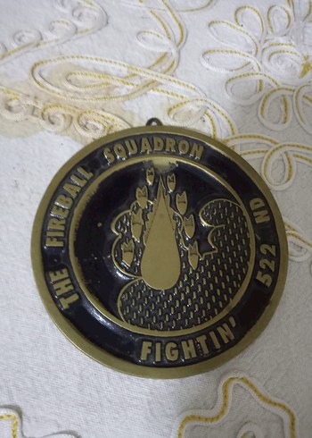 Altın Renk Parlak Vintage Erkek Rozeti - Görsel 2