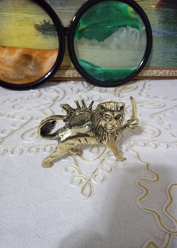 Altın Renkli Aslan Figürü - Görsel 3