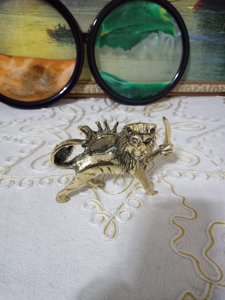 Altın Renkli Aslan Figürü - Görsel 3