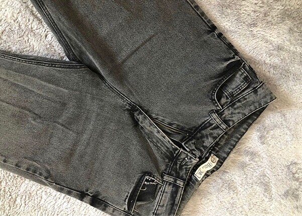 29 Beden siyah Renk Jean pantolon