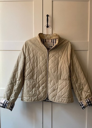 Burberry Orijinal Bej Rengi Kapitone Mont