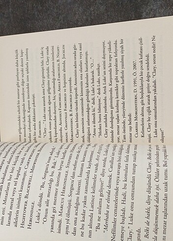 Beden Renk Camlar Şehri - Ölümcül Oyuncaklar 3.Kitap