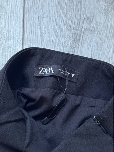 m Beden siyah Renk Yırtmaç detaylı Zara mini etek