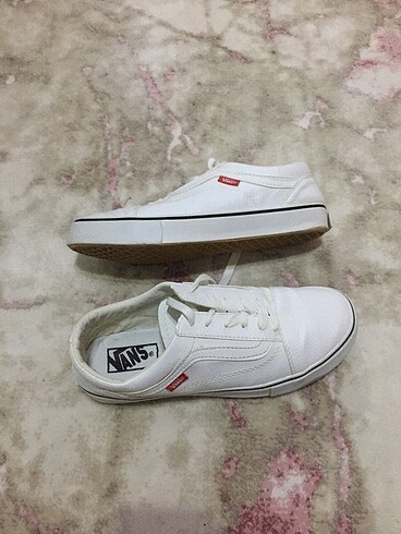 Vans beyaz