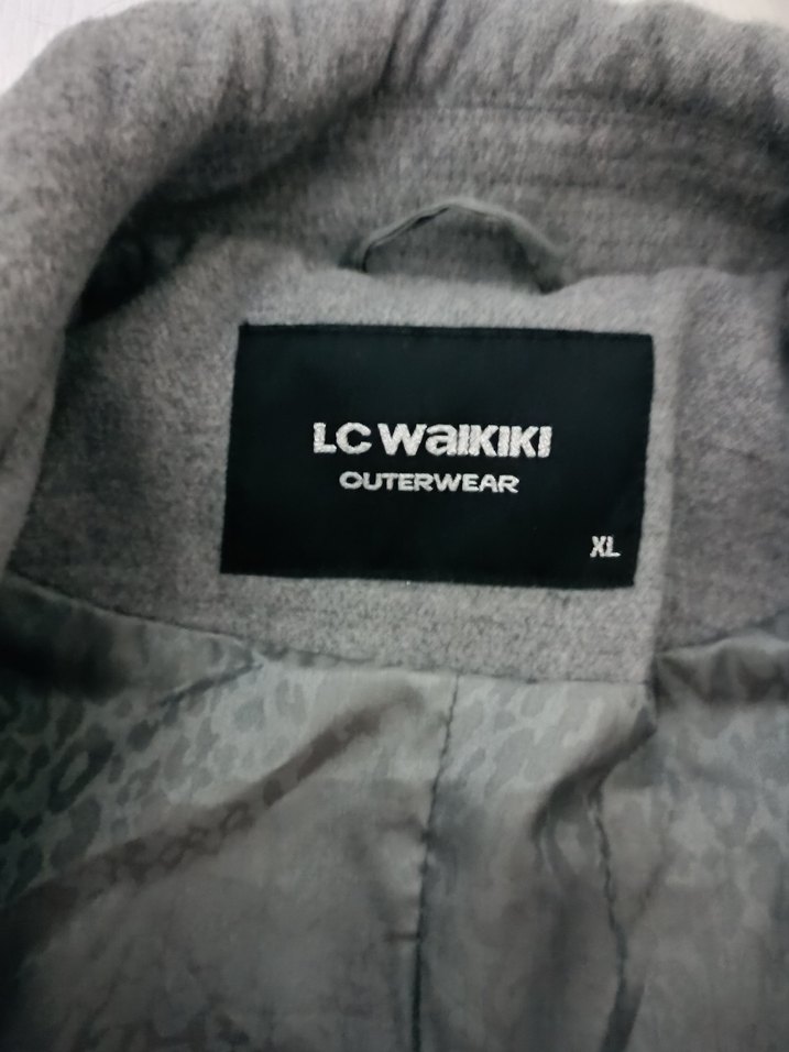 Gri Düğmeli Kadın Kaban - Görsel 3