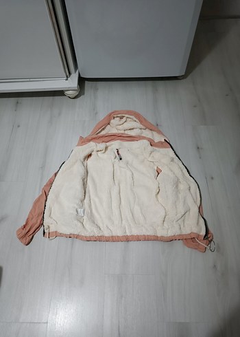 Pembe Kapüşonlu Kısa Kadın Ceketi - Görsel 2