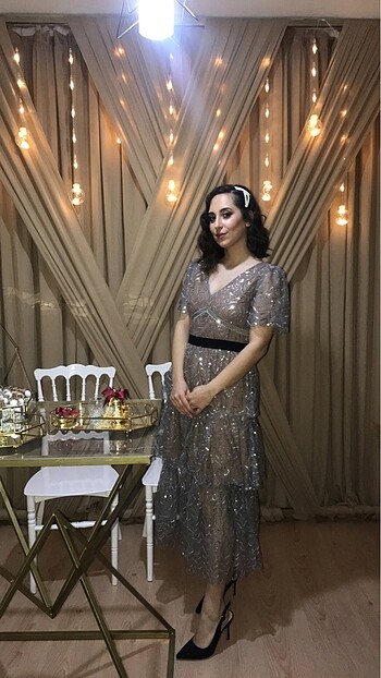 Nişan elbisesi