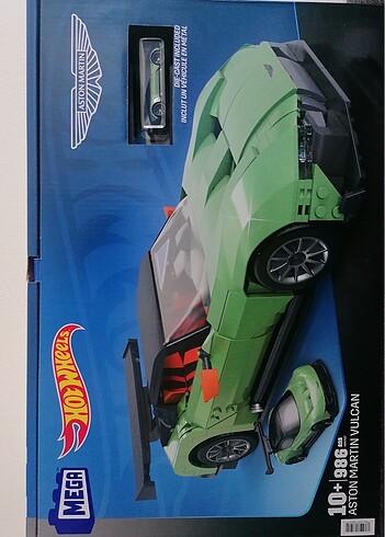 HOT WHEELS MEGA ASTON MARTIN