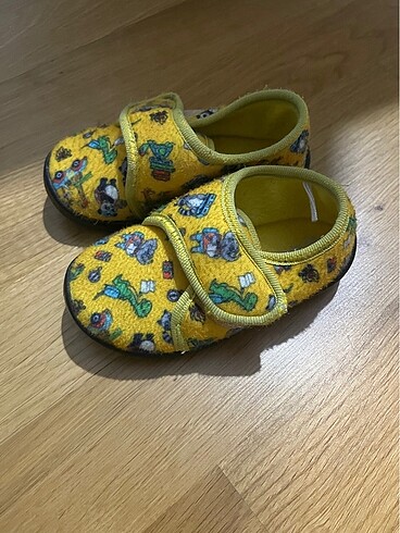 22 Beden sarı Renk Bebek ev ayakkabısı