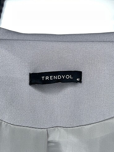 42 Beden çeşitli Renk Trendyol & Milla Blazer %70 İndirimli.