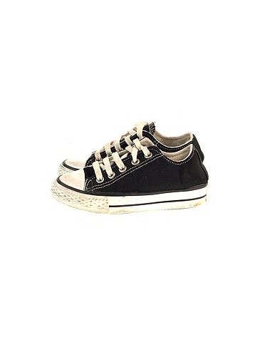 Converse Spor Ayakkabı %70 İndirimli.
