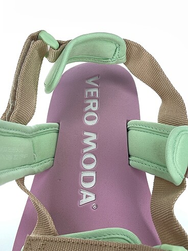 37 Beden çeşitli Renk Vero Moda Terlik %70 İndirimli.