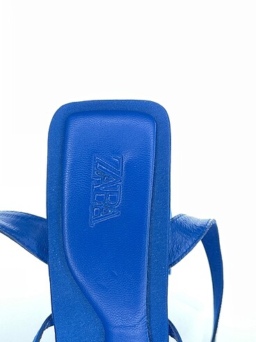 38 Beden mavi Renk Zara Platform %70 İndirimli.