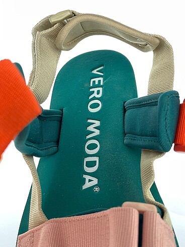 38 Beden çeşitli Renk Vero Moda Terlik %70 İndirimli.
