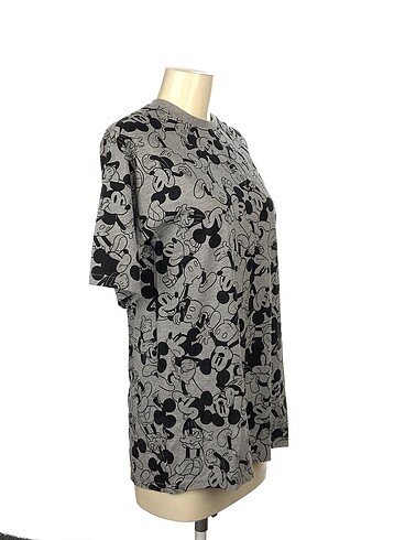 H&M H&M T-shirt %70 İndirimli.