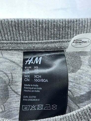 xs Beden çeşitli Renk H&M T-shirt %70 İndirimli.