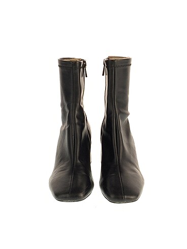 39 Beden Stradivarius Bot %70 İndirimli.