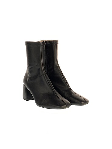 Stradivarius Stradivarius Bot %70 İndirimli.