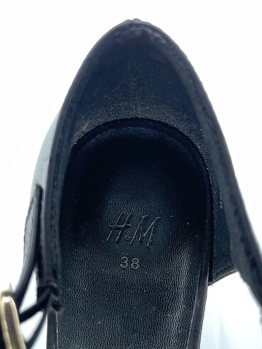 38 Beden siyah Renk H&M Platform %70 İndirimli.