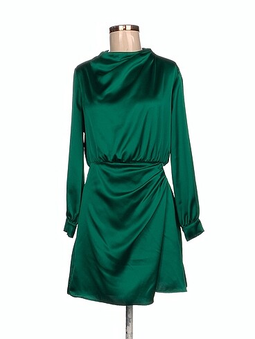 Zara Kısa Elbise %70 İndirimli.