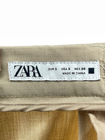 s Beden çeşitli Renk Zara Kumaş Pantolon %70 İndirimli.