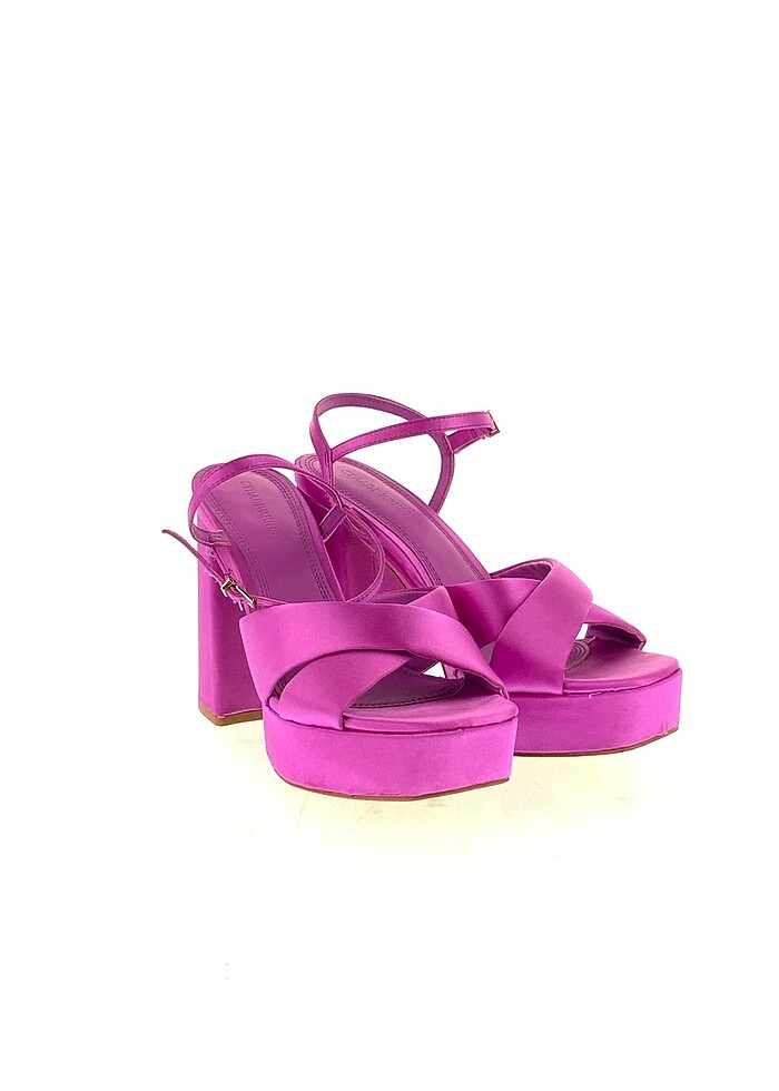 Stradivarius Platform %70 İndirimli. - Görsel 2