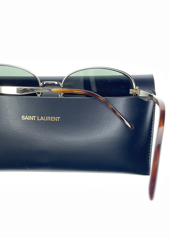 Yves Saint Laurent Gözlük %70 İndirimli. - Görsel 3