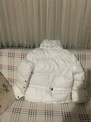 Tyess Mont kız