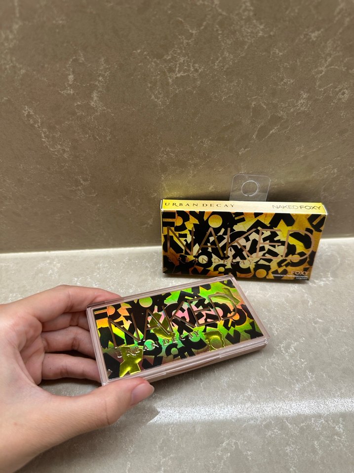 Urban Decay X Naked Fox Far Paleti - Görsel 2