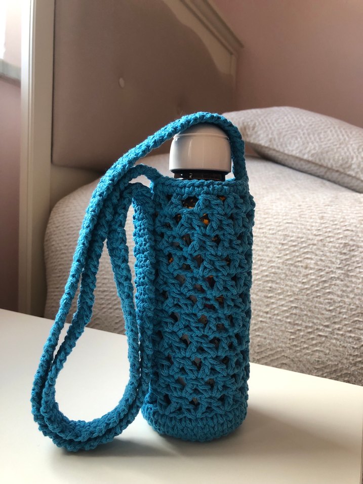 Mavi Örgü Su Şişesi Kılıfı - Görsel 3