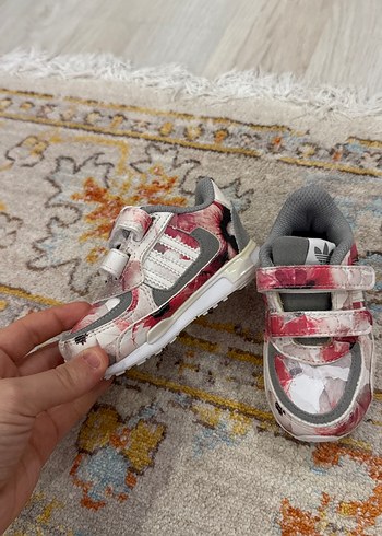 20 Beden gri Renk Kız Çocuk Gri Bağcıksız Sneaker orjinal