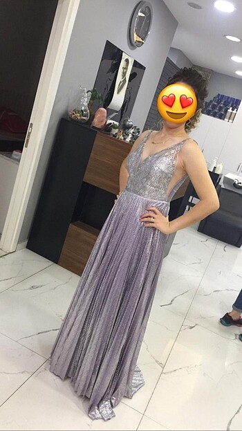 Simli parlak taşlı harika ötesi bir abiye