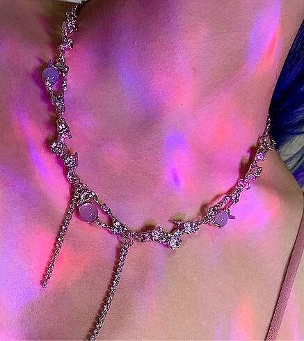 Sheinside opal taşlı gül detaylı kolye