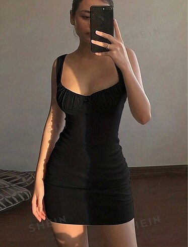 Siyah düz elbise