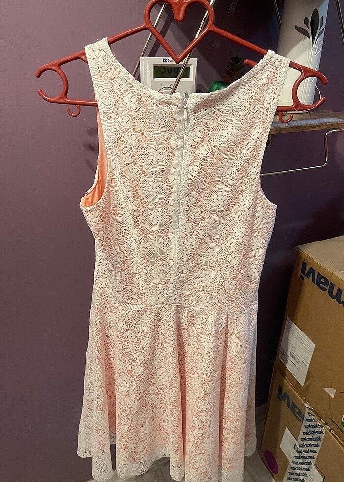 İki adet güpür detaylı elbise - Görsel 2